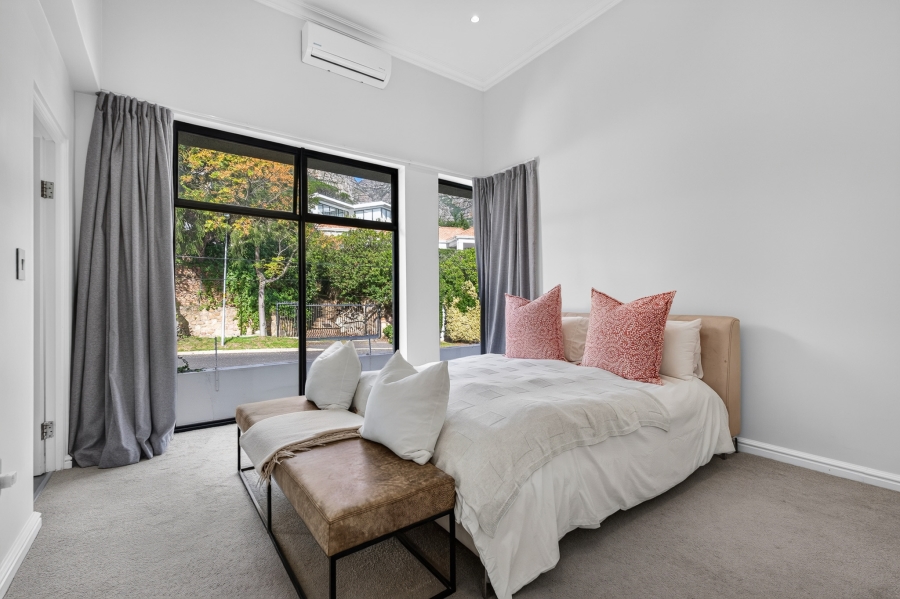 To Let 4 Bedroom Property for Rent in Camps Bay Western Cape